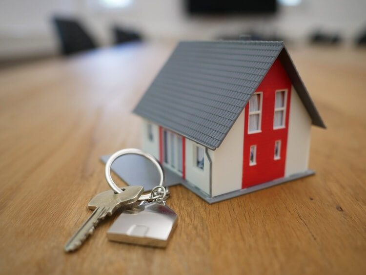 house-with-key